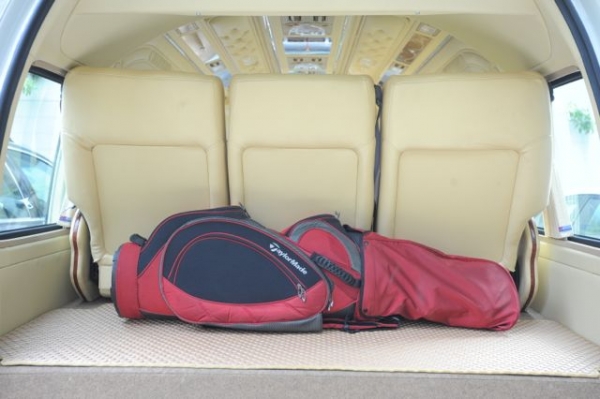 ขายรถตู้ Toyota Commuter VIP 8 ที่นั่ง ปี 2011 (เบนซิน+NGV)