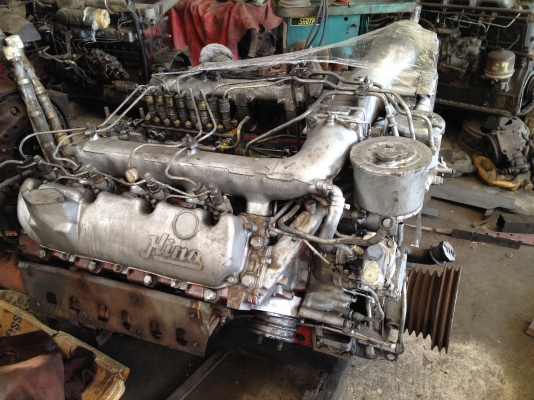 ขายเครื่อง  HINO EF 550    85000   มี 2 ตัว  เหลืออีก 1 ตัว