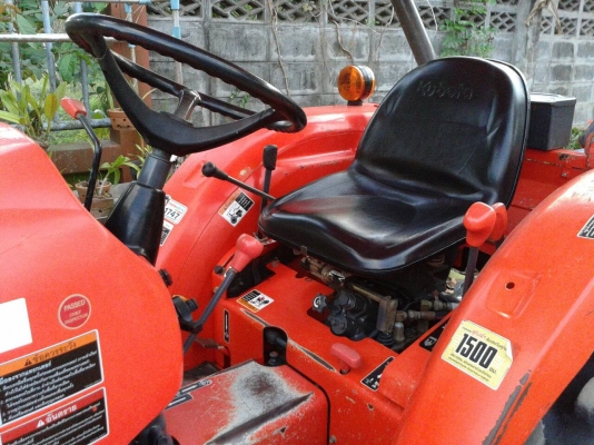ขายรถไถ KUBOTA  L3608พร้อมดันหน้าคานโค้ง ทะเบียนพร้อมโอน