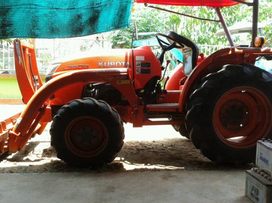 ขายรถไถ KUBOTA  L3608พร้อมดันหน้าคานโค้ง ทะเบียนพร้อมโอน