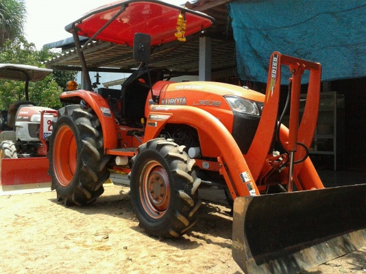 ขายรถไถ KUBOTA  L3608พร้อมดันหน้าคานโค้ง ทะเบียนพร้อมโอน