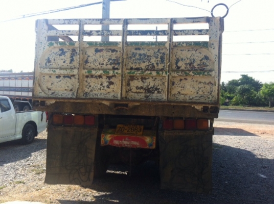 ขาวด่วยรถสิบล้อ