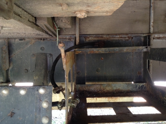 ขาย 10 ล้อหัวยาว เพลาเดียว คัสซีสวยตลอดเส้นไม่มีบวม เครื่อง 6BF1 175 แรงม้า แต่งแหนบใหญ่ ทะเบียนพร้อมโอน