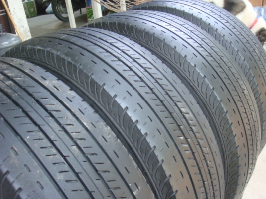 ขายยาง Bridgestone  Duravis 205 70 15 ปี 12