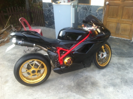 ขายดาวน์ ducati 1098s