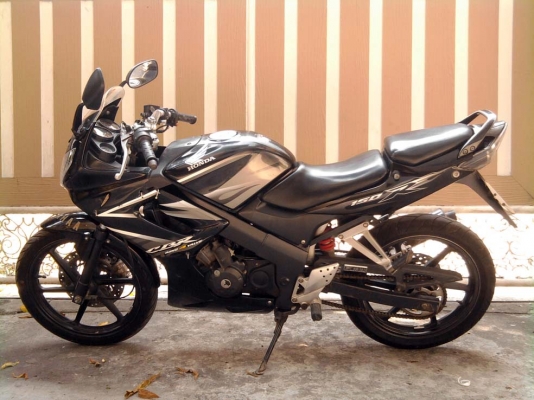 ขออนุญาติขาย HONDA CBR 150 ปี52 ตัวล่าสุด ลายไฟ สตา์ร์ทมือ โอนให้ฟรีครับ