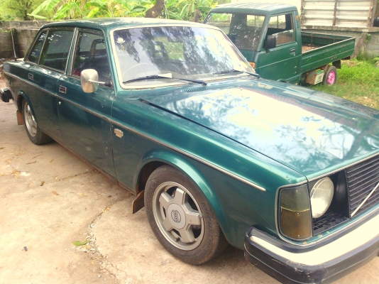 ขาย วอลโว่ 244DL รถเดิมสวย ล้อแมก เครื่องเสียง JVC ติดแก็ช 35000 สด หรือแลก