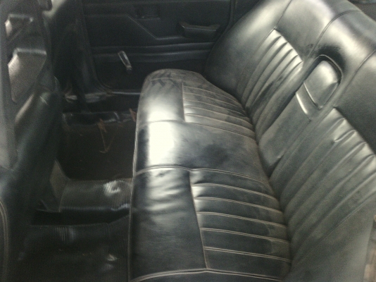 ขาย วอลโว่ 244DL รถเดิมสวย ล้อแมก เครื่องเสียง JVC ติดแก็ช 35000 สด หรือแลก