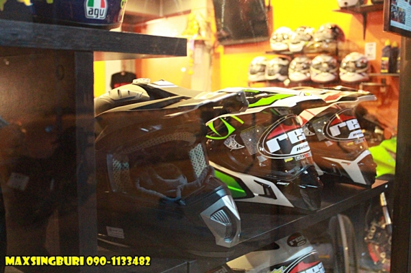 ร้านแม็กสิงห์บุรี//จำหน่าย เสื้อjacket ถุงมือ หมวกกันน๊อค น้ำมันเครื่อง แสตนตั้ง