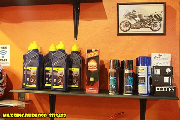 ร้านแม็กสิงห์บุรี//จำหน่าย เสื้อjacket ถุงมือ หมวกกันน๊อค น้ำมันเครื่อง แสตนตั้ง