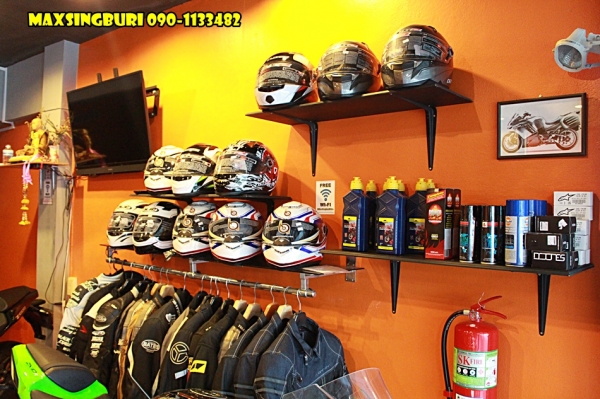 ร้านแม็กสิงห์บุรี//จำหน่าย เสื้อjacket ถุงมือ หมวกกันน๊อค น้ำมันเครื่อง แสตนตั้ง