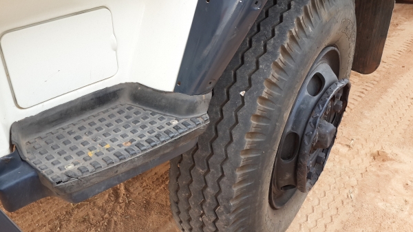 ขายด่วนไอ้หลงสองเพลาดั้มสภาพพร้อมใช้สุดๆFN527MAโทร0843923995