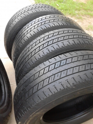 215/70R15 BRIDGESTONE DURAVIS R611 มีชุด 4 เส้น  TEL.081-427-3941