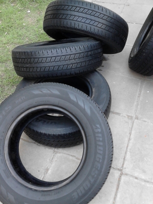 215/70R15 BRIDGESTONE DURAVIS R611 มีชุด 4 เส้น  TEL.081-427-3941