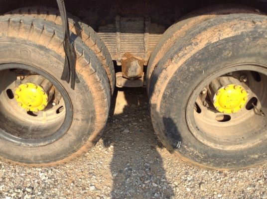 ขายพ่วงแม่ลูกดั้ม FM2P เครื่อง P11C 320 แรงม้า เกียร์ ZF ช่วงล่าง ZM 10 น็อต คัสซีสวยจัด แอร์เย็น  ลูก 2 คาน ทะเบียนพร้อมโอนครับ