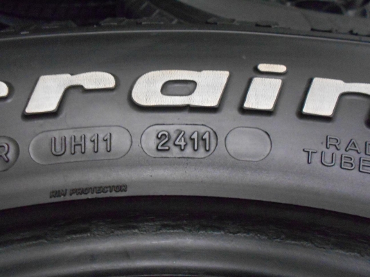 ขายยาง BFGoodrich All-Terrain T/A 265/65/17 กลางปี 11 ดอก 1 cm ไม่มีปะ 1 ชุด/-ใส่ฟรีค่ะ ขายยาง BFGoodrich All-Terrain T/A 265/65/17 กลางปี 11 ดอก 1 cm ไม่มีปะ 1 ชุด/-ใส่ฟรีค่ะ