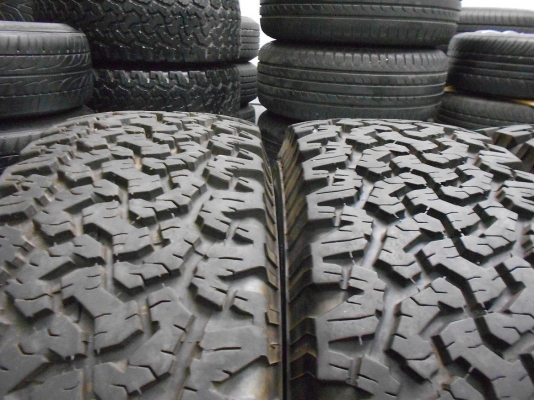 ขายยางเทพ BFGoodrich All - Terrain T/A KO 265/65/18 ปี 09 ดอกเต็มๆ 1 ชุด/ใส่-ถ่วงฟรีค่ะ ขายยางเทพ BFGoodrich All - Terrain T/A KO 265/65/18 ปี 09 ดอกเต็มๆ 1 ชุด/ใส่-ถ่วงฟรีค่ะ