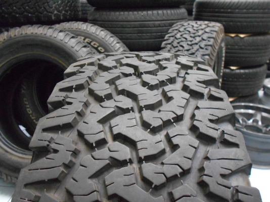 ขายยางเทพ BFGoodrich All - Terrain T/A KO 265/65/18 ปี 09 ดอกเต็มๆ 1 ชุด/ใส่-ถ่วงฟรีค่ะ ขายยางเทพ BFGoodrich All - Terrain T/A KO 265/65/18 ปี 09 ดอกเต็มๆ 1 ชุด/ใส่-ถ่วงฟรีค่ะ