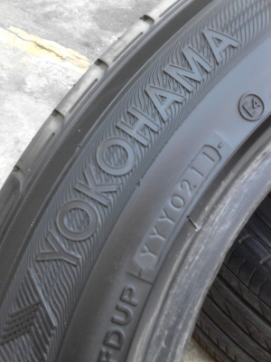 225/55R17 YOKOHAMA ADVANCE db มีชุด 4 เส้น โทร.081-427-3941 225/55R17 YOKOHAMA ADVANCE db มีชุด 4 เส้น โทร.081-427-3941