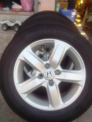 ขายแม็กcity 15/4/100พร้อมยางบริสโตน185-65-15 สัปดา34ปี11สภาพ94\%