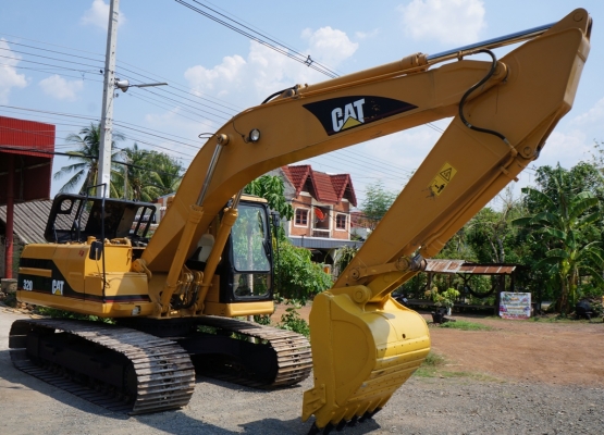 ขายรถขุด CAT 320 VERTION 2 เก่านอกปรับสภาพพร้อมใช้