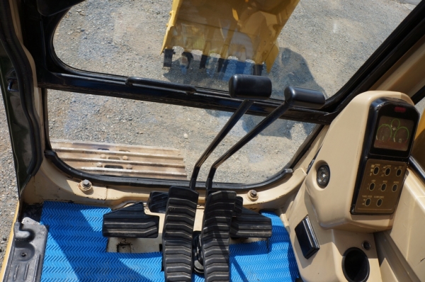 ขายรถขุด CAT 320 VERTION 2 เก่านอกปรับสภาพพร้อมใช้