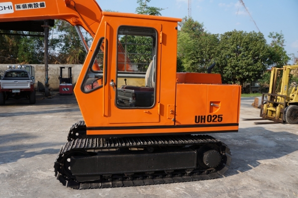 ขายรถขุด HITACHI UH 025 เก่านอกปรับสภาพแล้วพร้อมใช้งาน