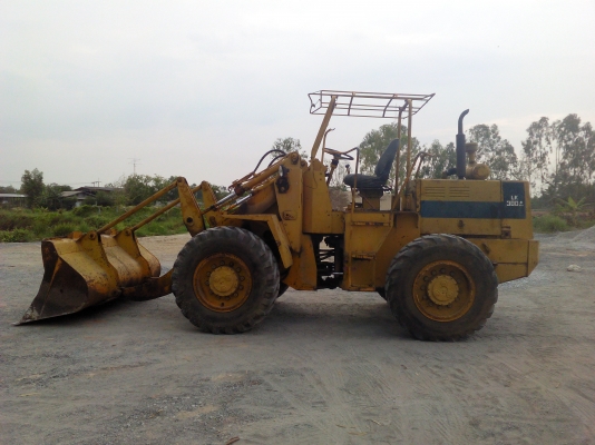 ขายครับ รถตักkobeko lk300a เท่า 510 ตัก 2 คิว ด่วนๆๆครับ