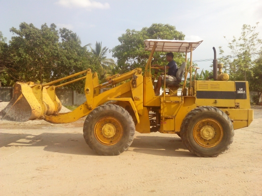 ขายครับ รถตักkobeko lk300a เท่า 510 ตัก 2 คิว ด่วนๆๆครับ