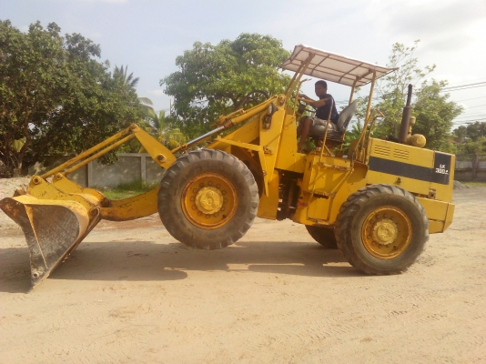 ขายครับ รถตักkobeko lk300a เท่า 510 ตัก 2 คิว ด่วนๆๆครับ