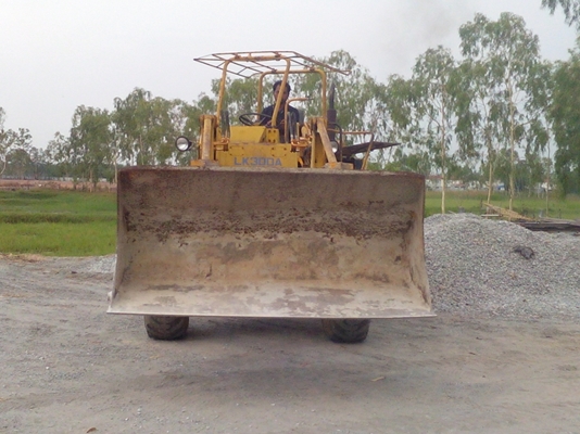 ขายครับ รถตักkobeko lk300a เท่า 510 ตัก 2 คิว ด่วนๆๆครับ