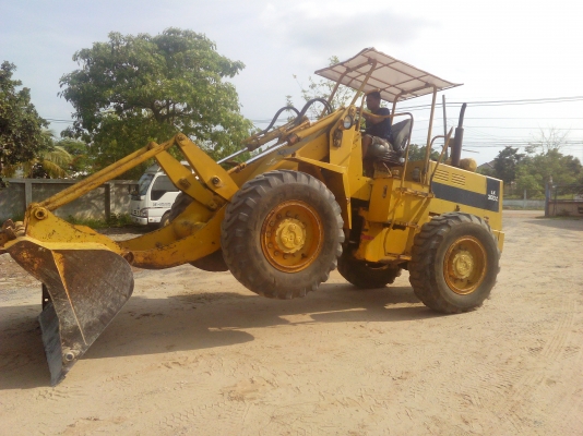 ขายครับ รถตักkobeko lk300a เท่า 510 ตัก 2 คิว ด่วนๆๆครับ