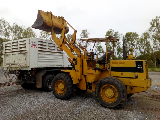 ขายครับ รถตักkobeko lk300a เท่า 510 ตัก 2 คิว ด่วนๆๆครับ