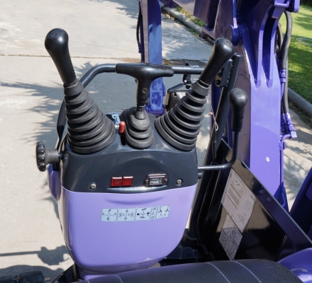 ขายรถขุดKOMUTSU PC08UU  สามารถใส่ท้ายรถปิคอัพได้