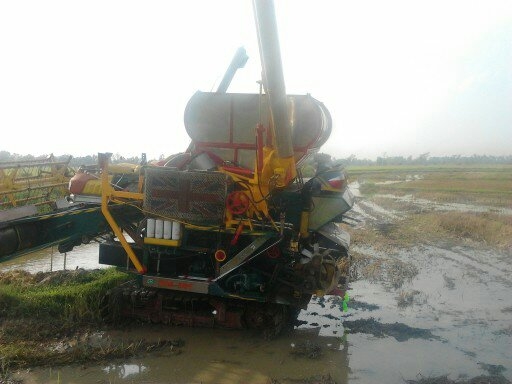 อู่ nkc เจริญการช่าง อำเภอขุนหาญ  รับต่ออุ้ม รับซ่อมรถเกี่ยวทุกชนิด  ติดต่อ 0879587615