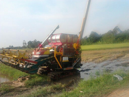 อู่ nkc เจริญการช่าง อำเภอขุนหาญ  รับต่ออุ้ม รับซ่อมรถเกี่ยวทุกชนิด  ติดต่อ 0879587615