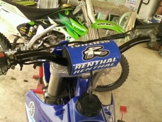 ขายหรือแลก YAMAHA yz 125 ปี 98 อินวอยราคา 43,000 บาท โทร 089-2442598 ศิริพงษ์ ขายหรือแลก YAMAHA yz 125 ปี 98 อินวอยราคา 43,000 บาท โทร 089-2442598 ศิริพงษ์