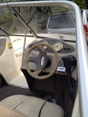 BAYLINER 18.5 ฟุตพร้อมเครื่อง Mercury 125HP พร้อมเทรลเลอร์ใหม่