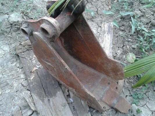 ขาย บุ้งกี๋ขุดประปา pc 20-45