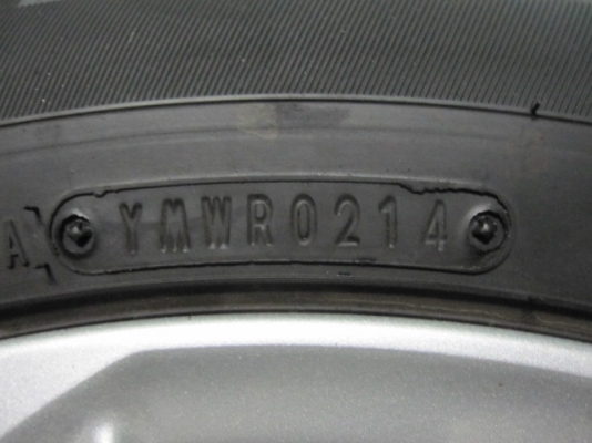 ขายล้อแม็กป้ายแดง New Vios พร้อมยางขอบ 15 ปี 14 ตุ่มหน้ายางมีครบ