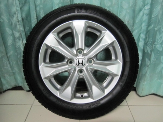 ขายล้อแม็กพร้อมยางป้ายแดง Jazz Hybrid ขอบ 15