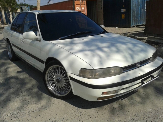 ขาย Honda ตาเพรช สีขาวพร้อมใช้งาน เครื่อง F20 เครื่อง 2000 cc สภาพพร้อมใช้งาน