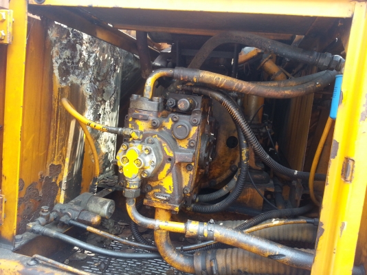 ขาย K0BELCO รุ่น Yutani  ใช้งานได้ปกติ พร้อมเอกสาร ตามสภาพครับ