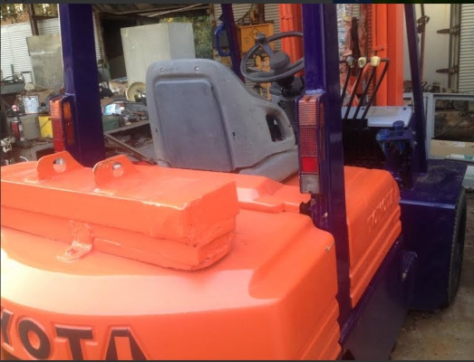 ขายโฟร์คลิฟท์ญี่ปุ่น*TOYOTA*5FD25*เสา5.50เมตรฟลูฟรีงาสไลด์ขายที่โคราช