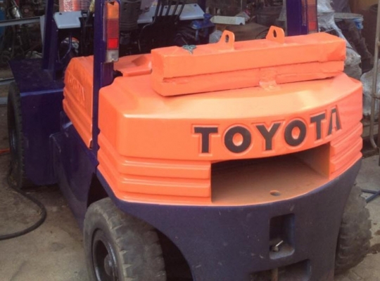 ขายโฟร์คลิฟท์ญี่ปุ่น*TOYOTA*5FD25*เสา5.50เมตรฟลูฟรีงาสไลด์ขายที่โคราช