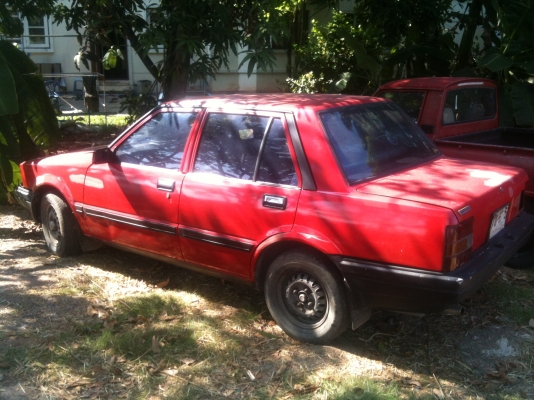 Datsun Stanza 4 ประตู สีแดง ขาย 15,000 บาท ขับกลับได้ พร้อมโอน