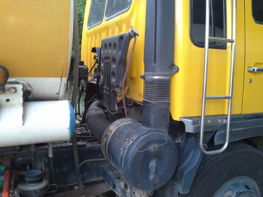 รถบรรทุกของเหลว Hino 16000 ลิตร รถบรรทุกของเหลว Hino 16000 ลิตร