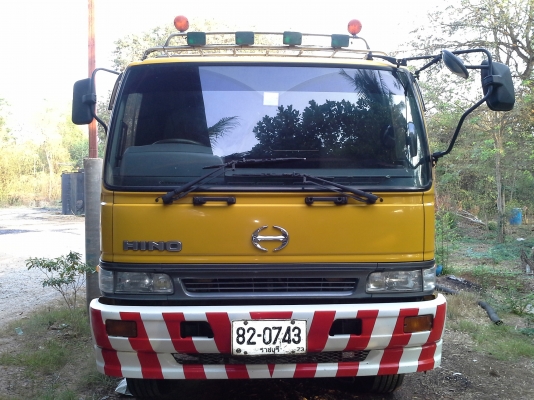 รถบรรทุกของเหลว Hino 16000 ลิตร รถบรรทุกของเหลว Hino 16000 ลิตร