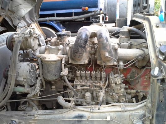 รถบรรทุกของเหลว Hino 16000 ลิตร รถบรรทุกของเหลว Hino 16000 ลิตร