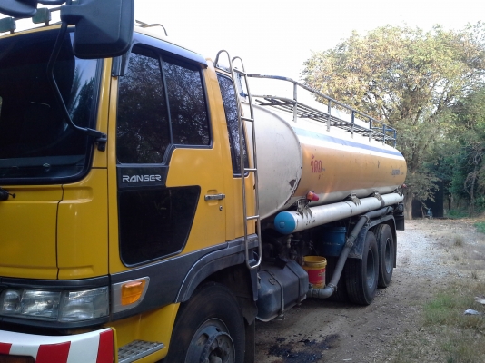 รถบรรทุกของเหลว Hino  16000   ลิตร